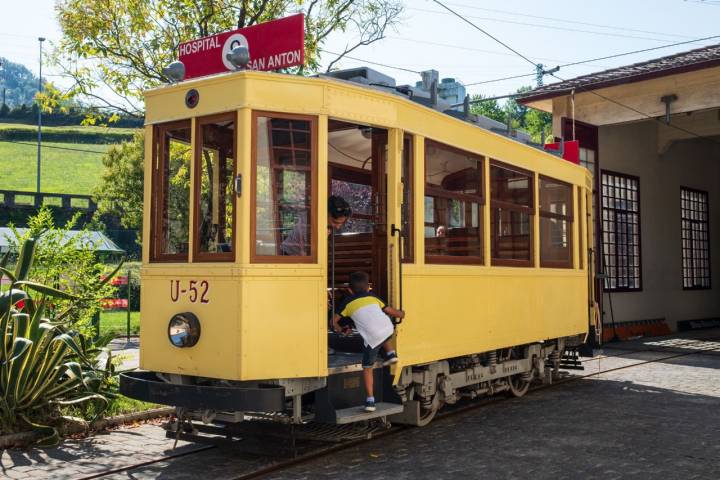 Museo Vasco del Ferrocarril en Azpeitia tranvía