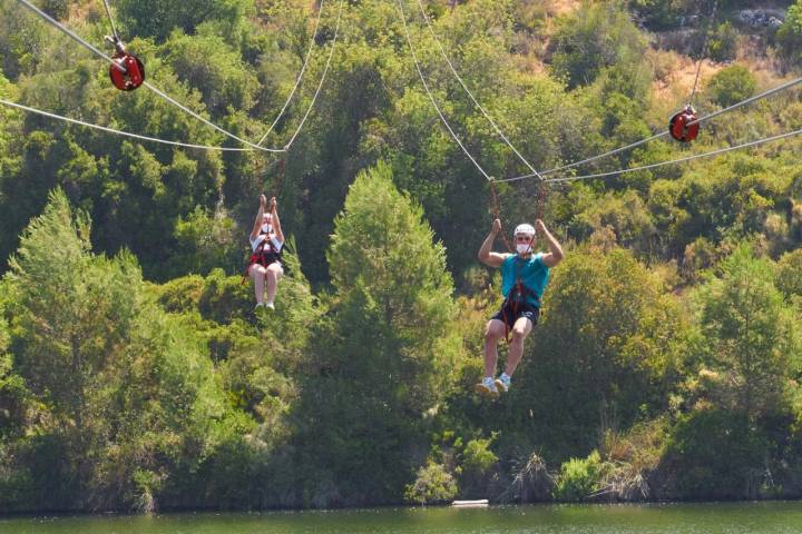 El Parque Río Secreto Aventura de Hornachuelos dispone de atracciones para peques y adultos.