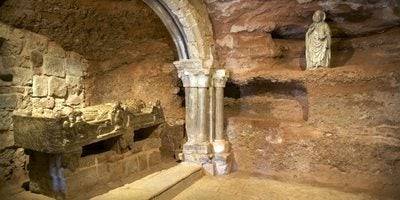 Sepulcro de San Millán en el Monasterio de Suso.