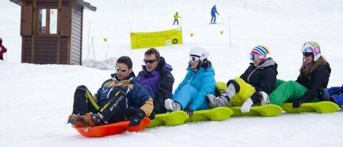 Formigal, bajada en trineos.