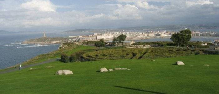 Monte San Pedro con vistas al laberinto y la Torre de Hércules, A Coruña.