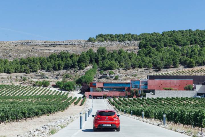 La entrada a la 'Bodega Pago de Carraovejas', a las afueras de Peñafiel.