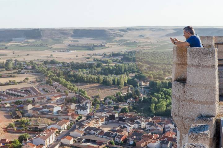 La Torre del Homenaje de este castillo te eleva 887 metros sobre el nivel del mar.