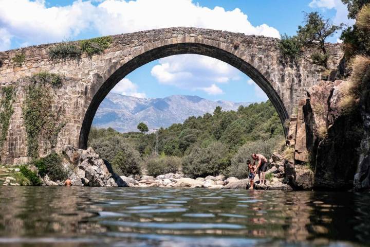 Garganta de Alardos, piscina natural de Madrigal de la Vera