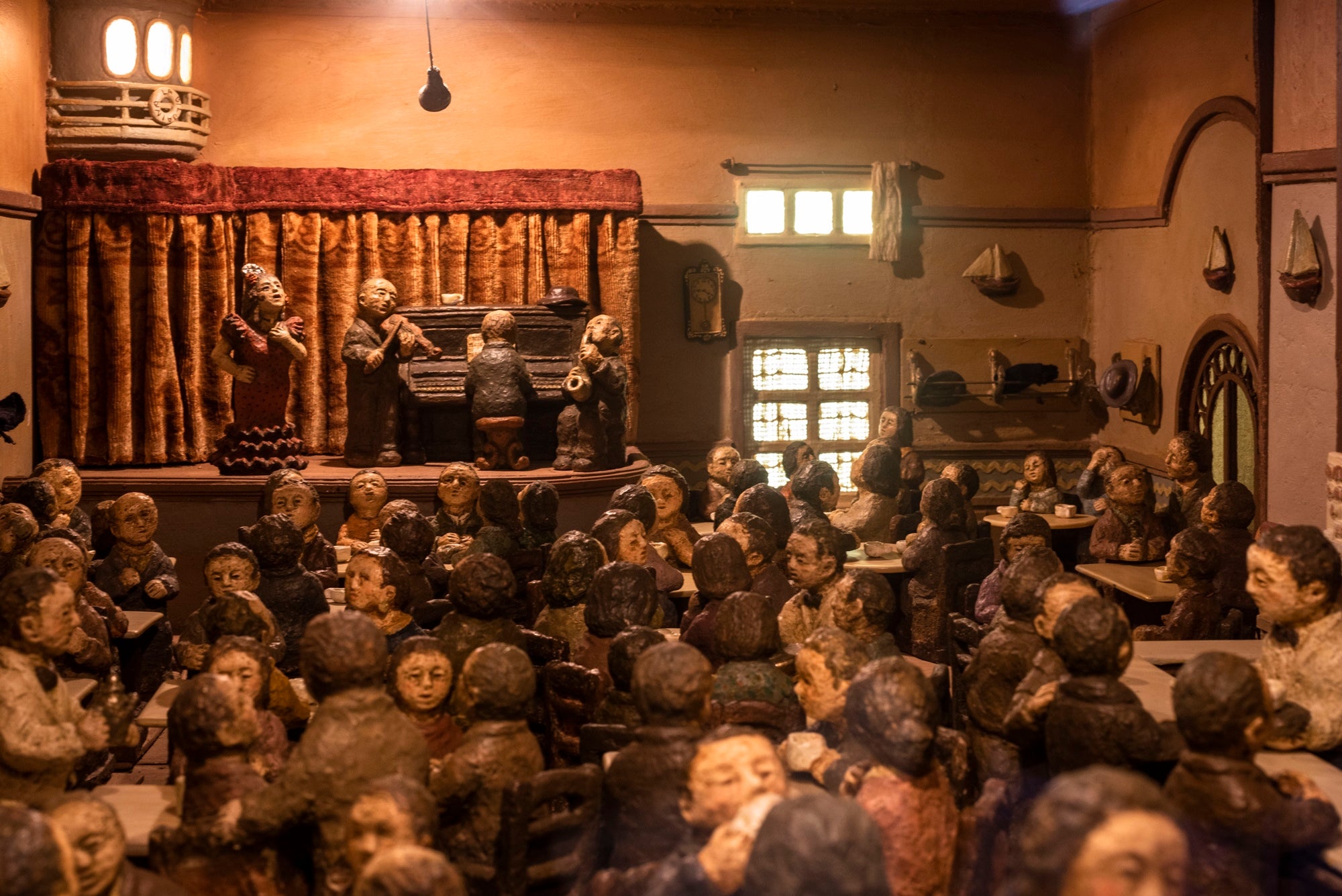 'A Bilbaína', café símbolo de Ourense y un tiempo gris.