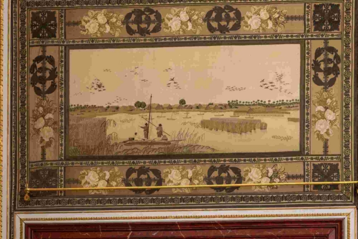 La Albufera, detalle de las sedas de Lyon del salón de Billar.