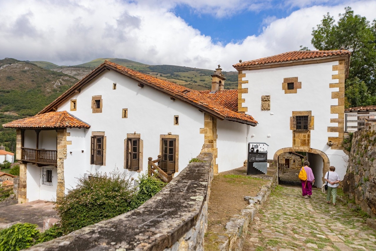 La casona que visitaron Lorca, Alberti, Gerardo Diego o Unamuno