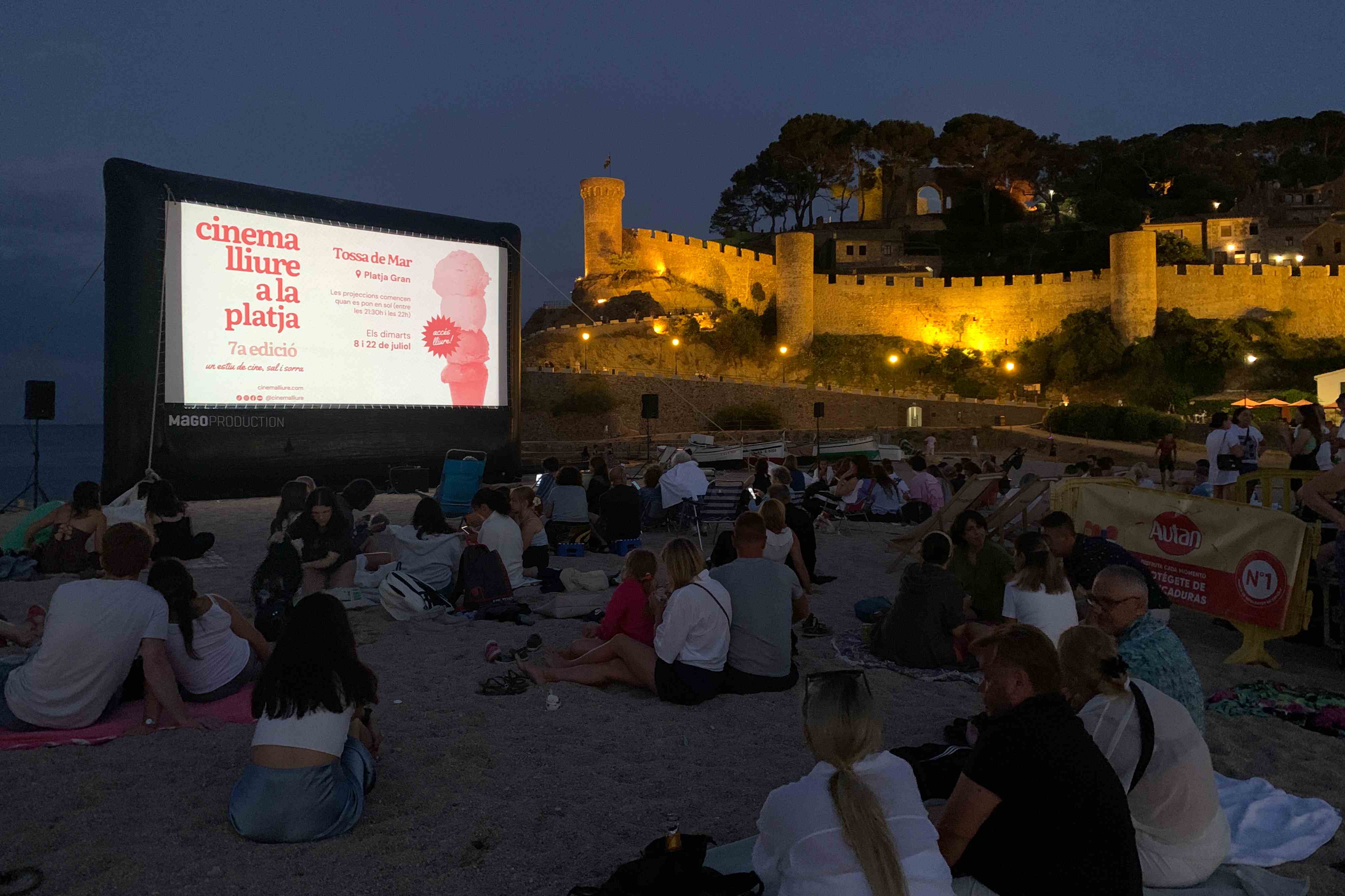 El festival Cinema Lliure recorre varias playas catalanas, como esta de Tossa de Mar.