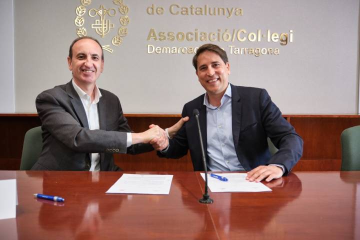  Javier Sancho, director del complejo industrial de Repsol en Tarragona, y Francesc Pintado, presidente de la Associació d’Empresaris d’Hostaleria de Tarragona.