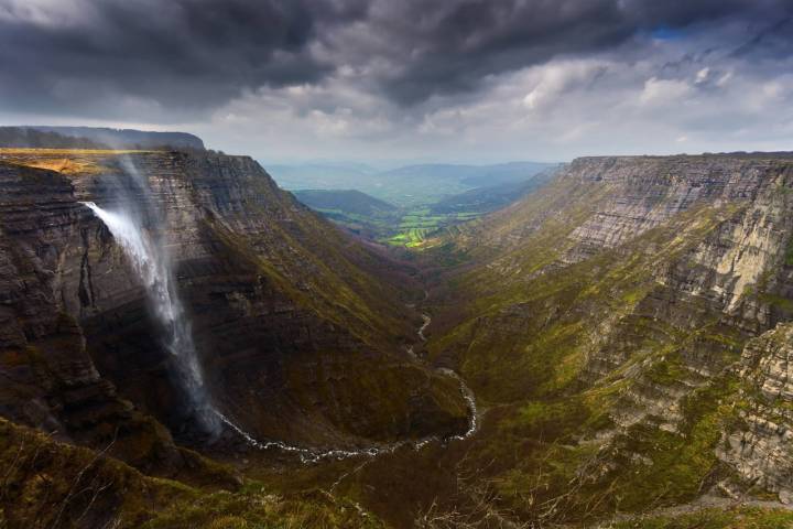 El Salto del Nervión también tiene su momento en 'El Cid'. Foto: Shutterstock.