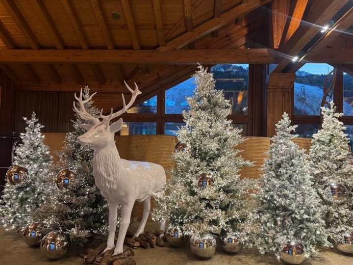 Adornos de Navidad en el Hotel Hermitage de Andorra.