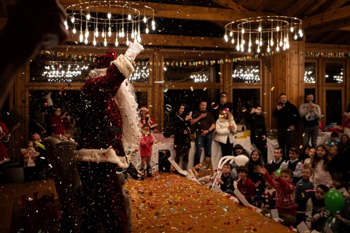 Papá Noel llega al Hotel Hermitage. 
