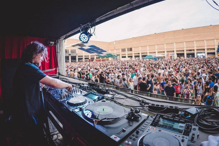 Un momento de la actuación de un dj en el Sónar, en Barcelona.