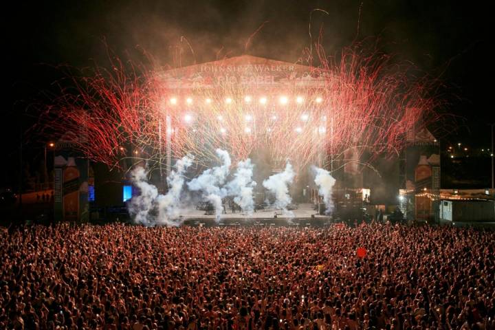 La fiesta llega a su clímax en la Caja Mágica. Foto: Facebook Festival Río Babel 