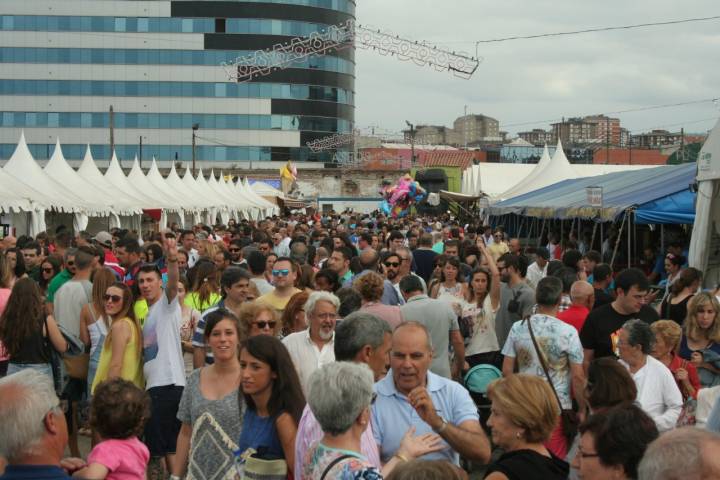 La historia de la Semana Negra de Gijón se comenzó a escribir en 1988 y desde entonces no ha dejado de crecer.