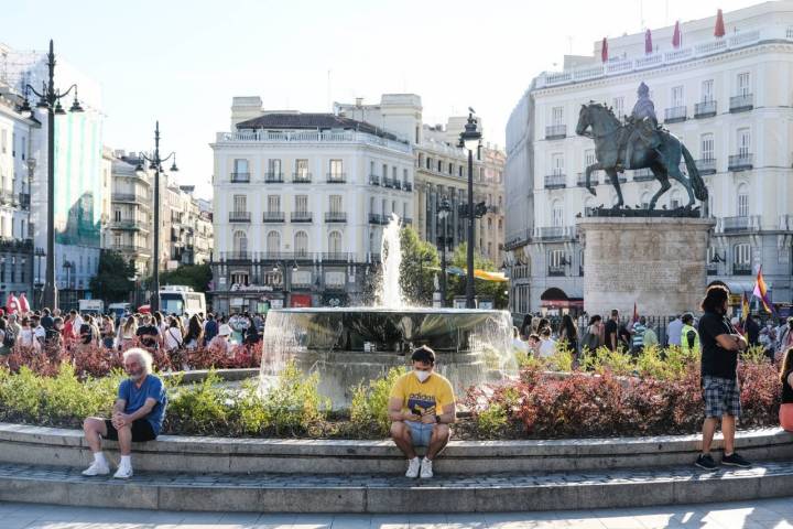 Bordillo fuente Puerta Sol