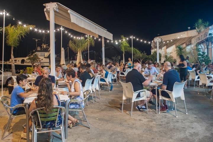 'La Cantina' ha pasado de ser un barecito de pescadores a la meca del buen comer de Jávea. Foto: Retratería.