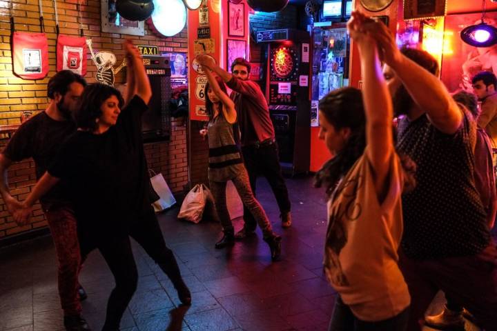 Cada miércoles puedes recibir clases gratuitas de swing en Lavapiés.