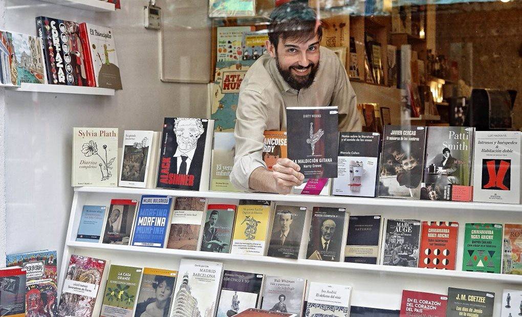 Pasión por la literatura y los buenos vinos en 'Tipos Infames'.