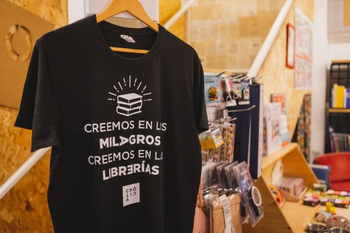 Camiseta de la librería.