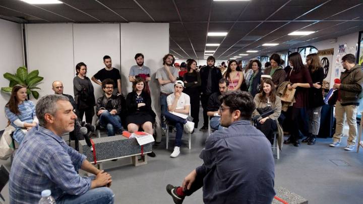 Una de las conferencias que tuvieron lugar durante la feria Libros Mutantes. Foto: La Casa Encendida.