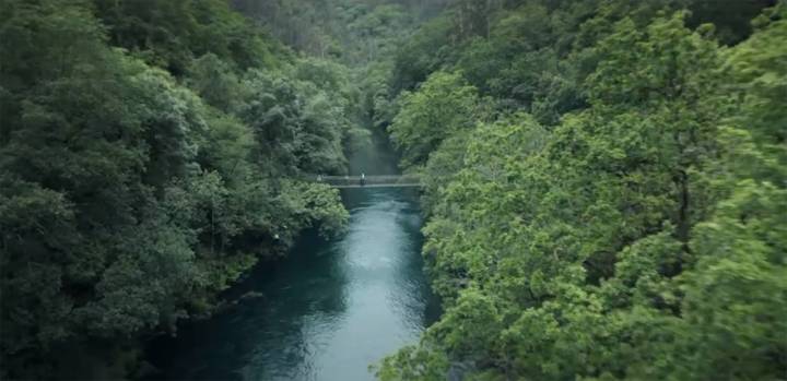 Fragas do Eume en Galicia aparece en la serie como si fuera Aragón.