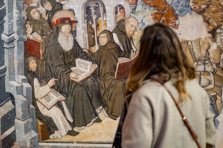 Una de las escenas religiosas que podemos observar dentro del monasterio.