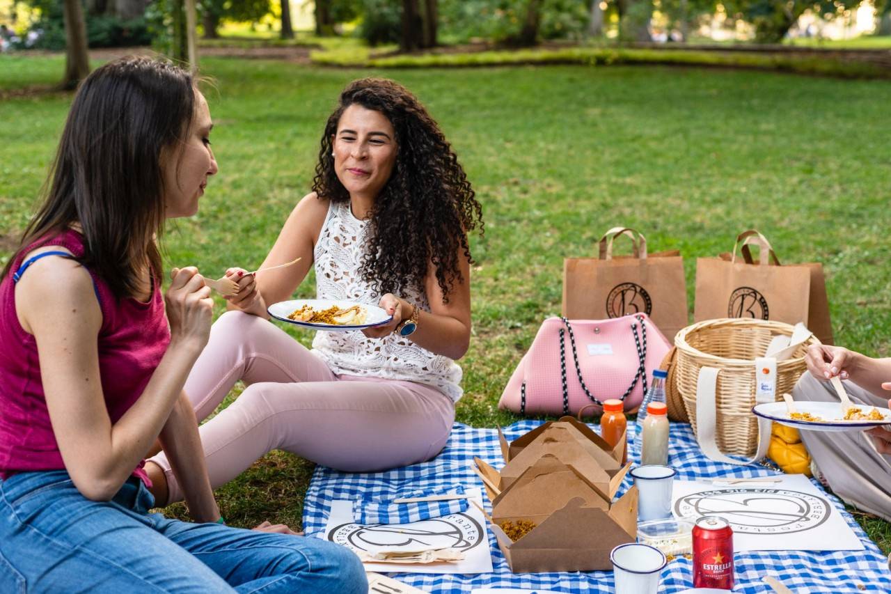 Pack Retiro del restaurante 'Berlanga': comiendo en el Retiro