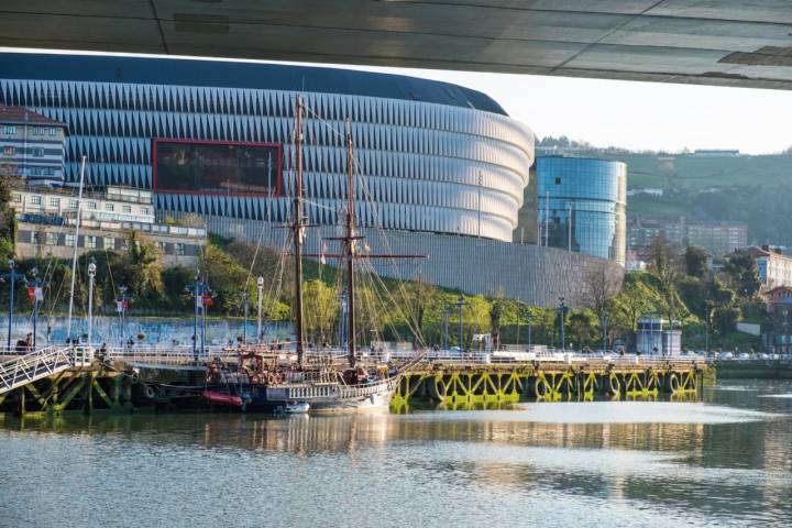 Under a Euskalduna bridge in Bilbao