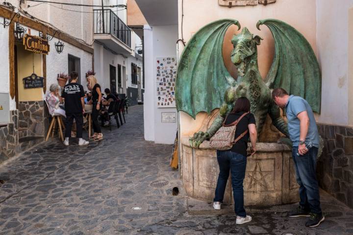 Planes Halloween Fuente del dragón Soportujar