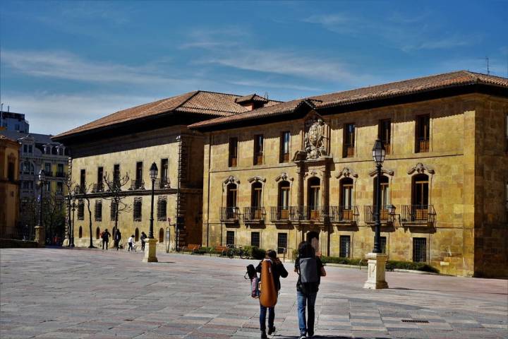 Palacios Valdecarzana-Heredia y Camposagrado