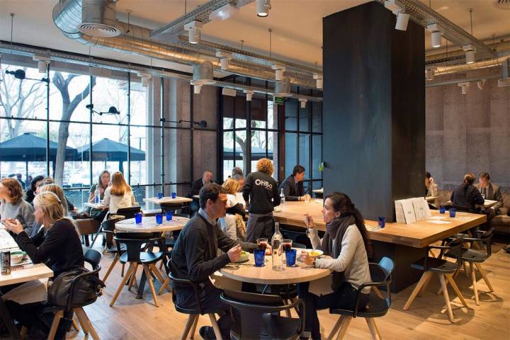 Interior del Ohbo, un espacio que apuesta por la comida de proximidad. Foto: Ohbo.