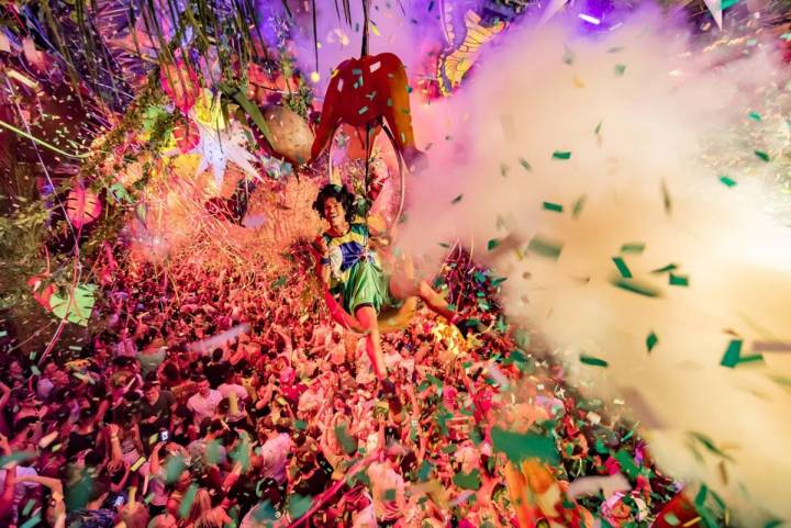 La fiesta ElRow en 'Amnesia' apuesta por decorado y diversión. Foto: Amnesia.