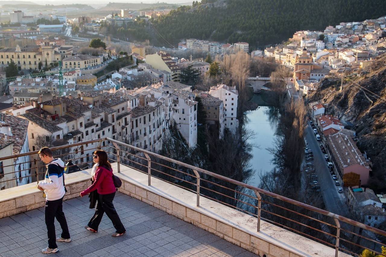 Mirador sobre la hoz del río Júcar a su paso por Cuenca, cerca de la Fundación Saura.