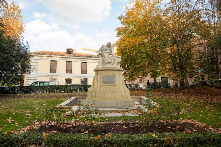 escultura emilia pardo bazan madrid