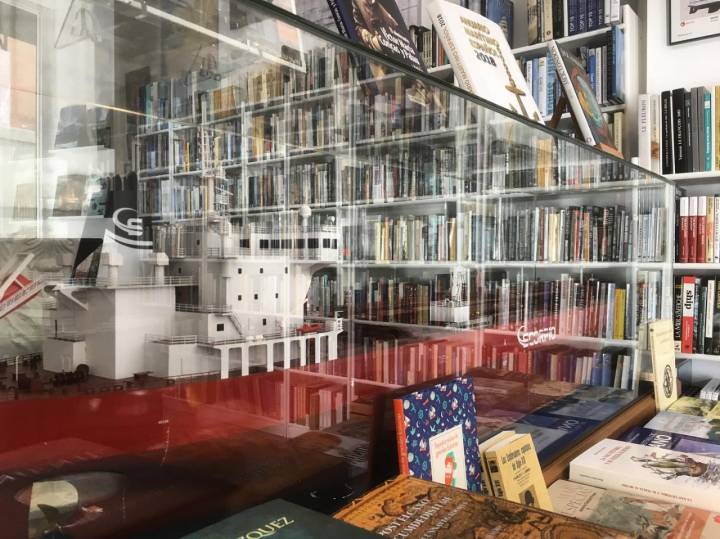 A falta de mar, buena es una librería. Foto: 'Librería Naútica'