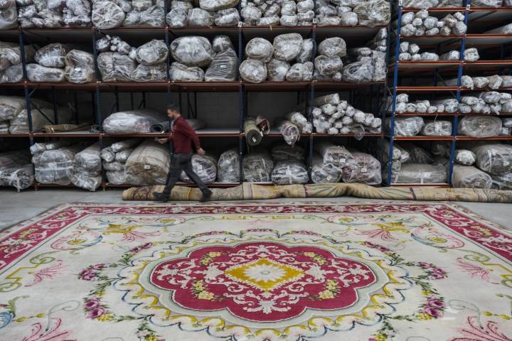 Centenares de alfombras se limpian aquí cada año.