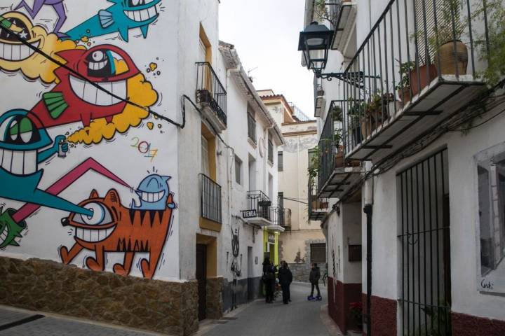 Con cada edición los residentes ven cómo mutan las ilustraciones y los murales.