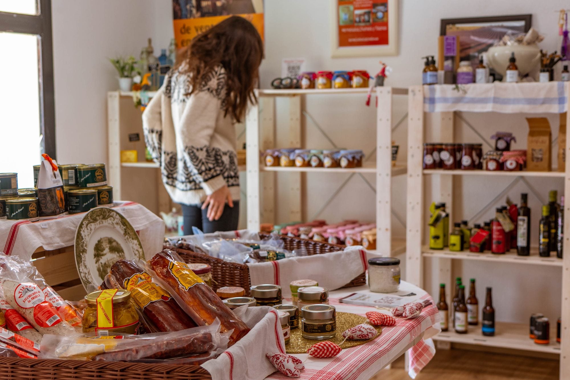 Productos artesanales y muy seleccionados en esta curiosa despensa. 