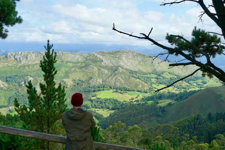 Vistas de la sierra del Sueve (Asturias) desde un mirador