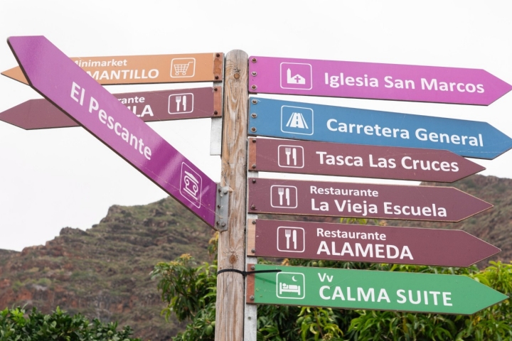 El color también impregna la señalética.