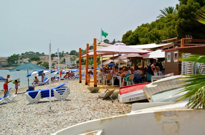 'Arrecife', una buena paella a escasos metros de la orilla. Foto: Camino Martínez.