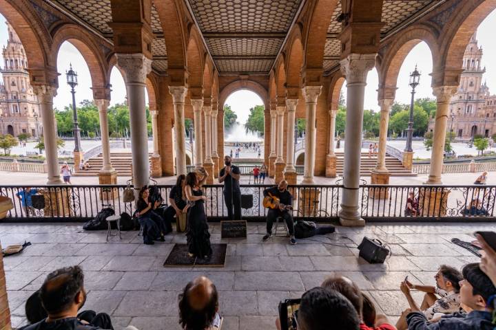 La Plaza de España es obra del sevillano Aníbal González.