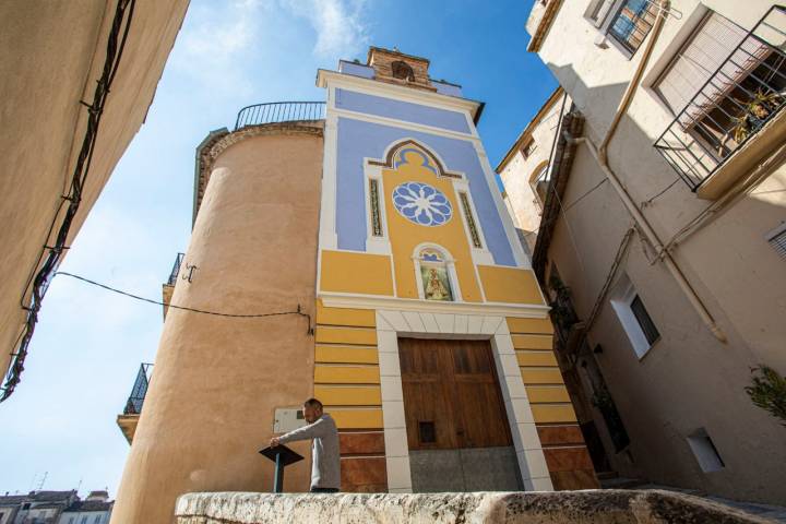 Ermita M.D. Desemparats, una pequeña iglesia en el barrio medieval de Bocairent.