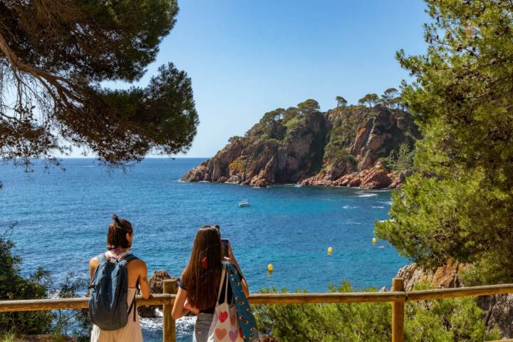 El recorrido está plagado de calas de postal.