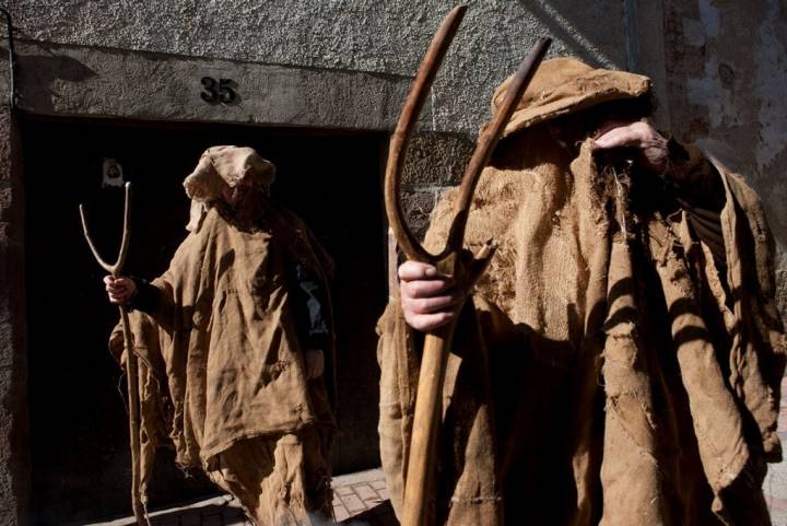 Los herreros ya están listos para atrapar a Zaldiko, el caballo.