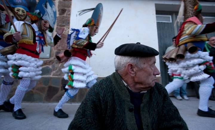 Un vecino de Laza, ajeno al azote del peliqueiro.