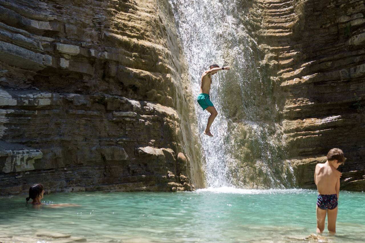 Cascada D’os Lucas (Biescas, Huesca) salto