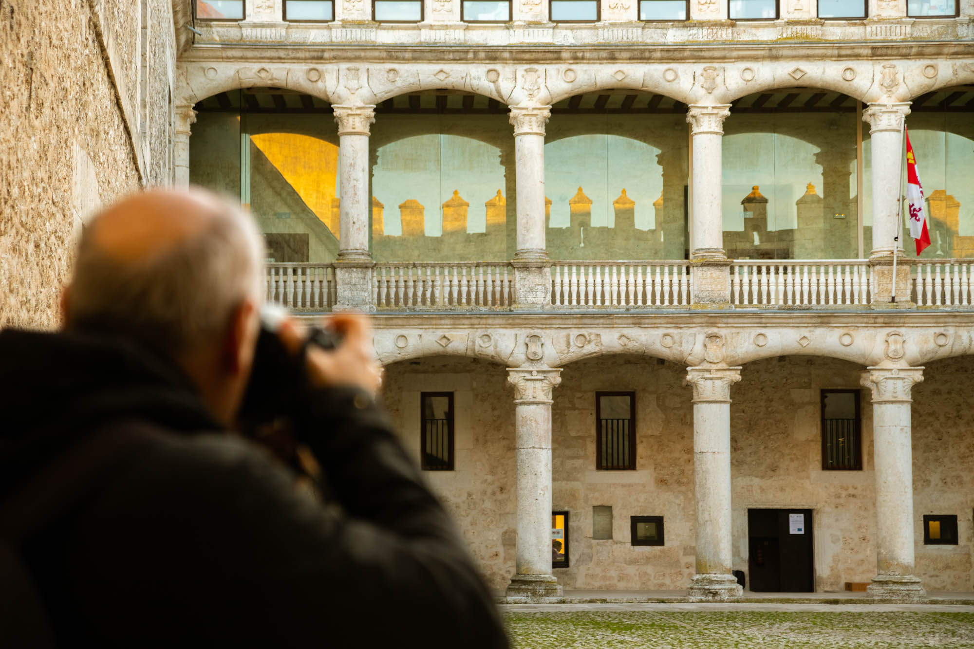 Patio del castillo, que actualmente es el instituto público de Cuéllar