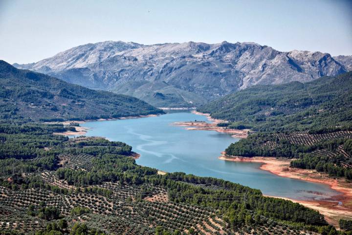 Así son las vistas del Pantano de El Tranco desde el castillo.